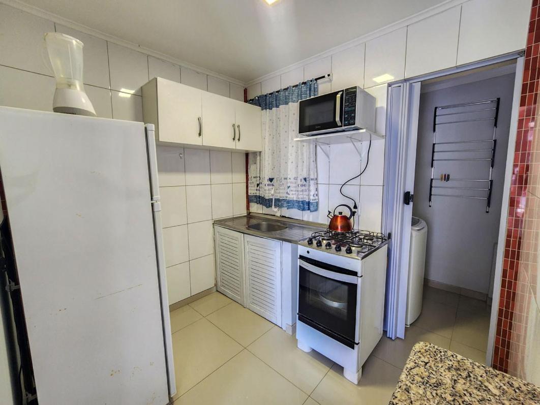 Apto El Shadday 301 cento e cinquenta metros do mar Bombinhas Exterior foto